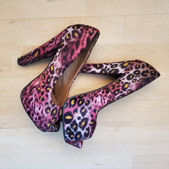 Pink Leopard Print Platform Pumps - Picture 2 of 4